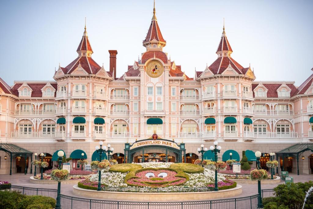 Disneyland Hotel