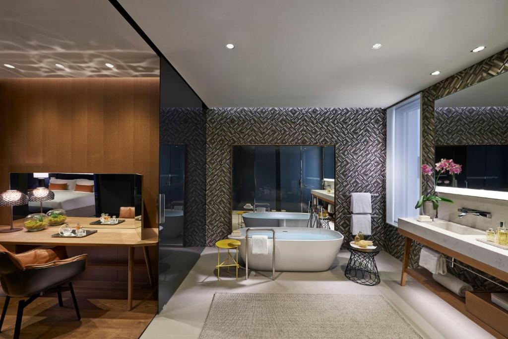 Mandarin Oriental Barcelona bath