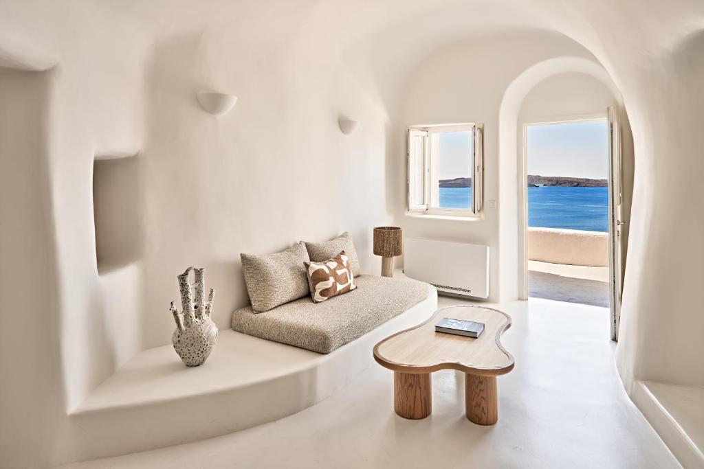 Mystique, A Luxury Collection Hotel, Santorini vvieww