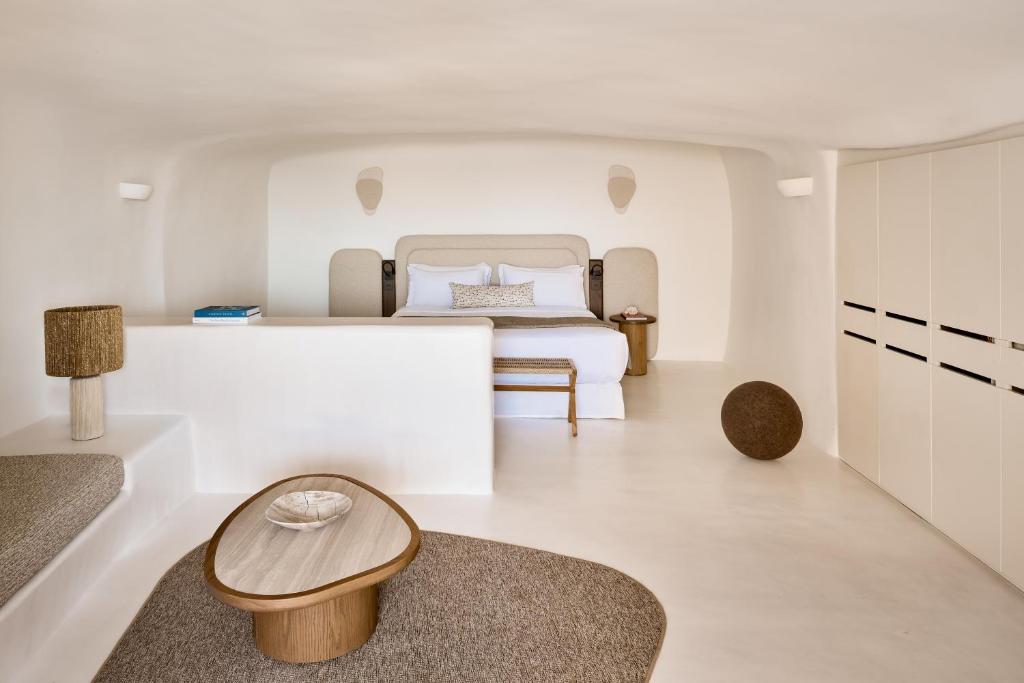 Mystique, A Luxury Collection Hotel, Santorinnii