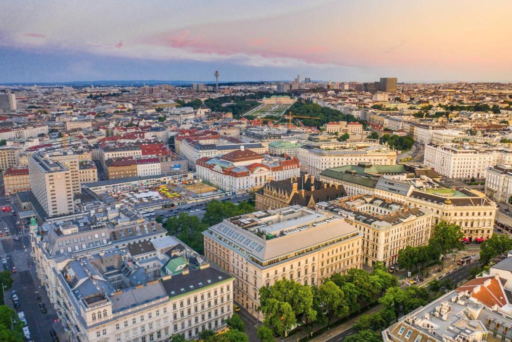 Ritz-Carlton Vienna overview