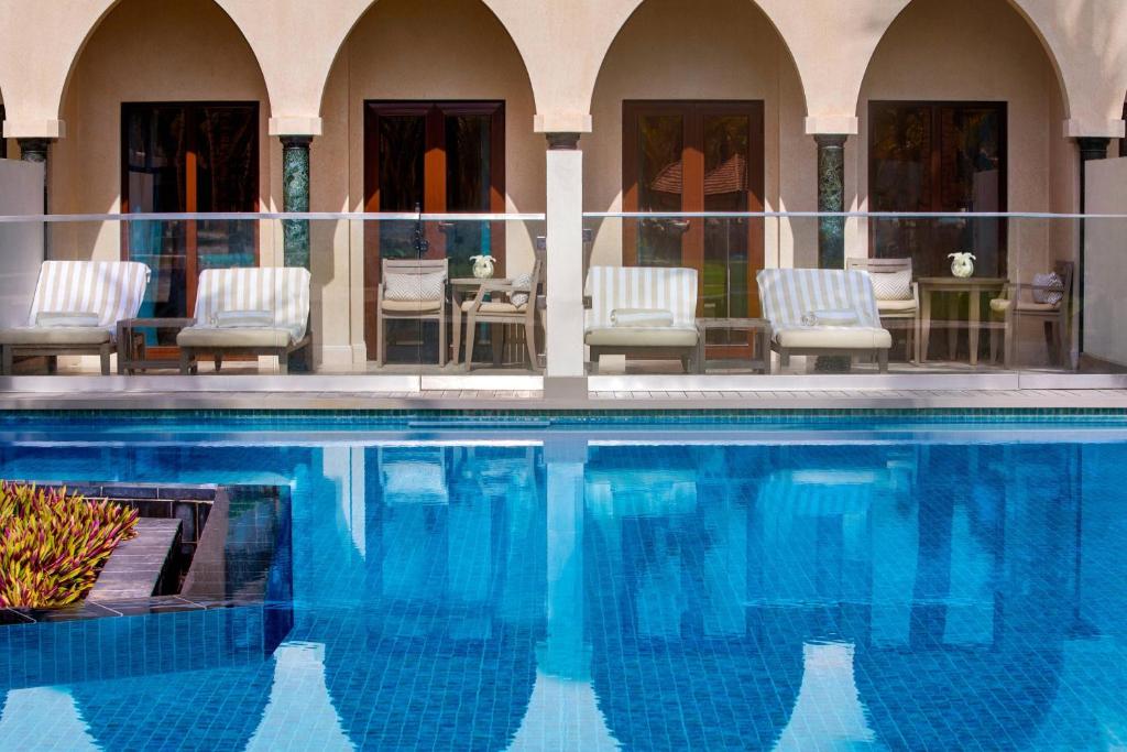 Al-Bustan-Palace-A-Ritz-Carlton-Hotel-Muscat-poool-1